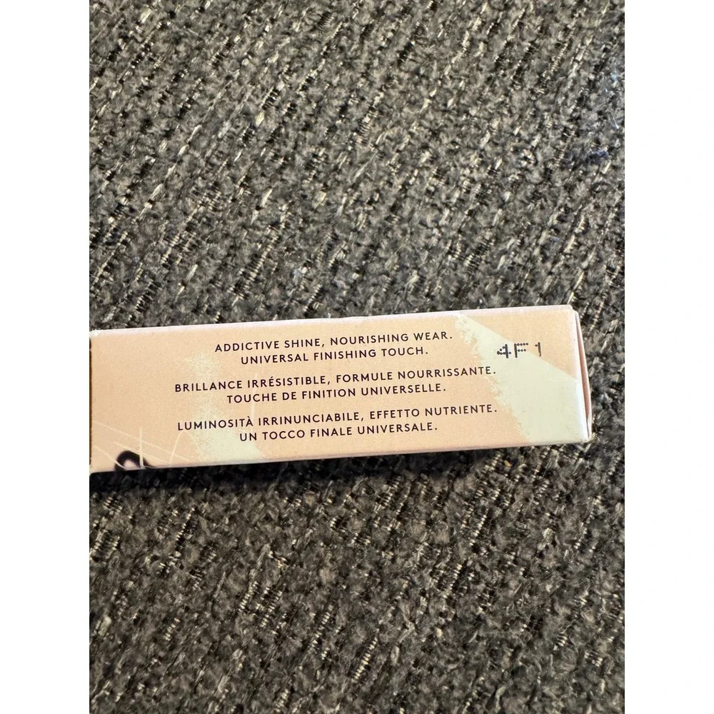 Fenty Beauty Gloss Bomb Universal Lip Luminizer Fenty Glow‎ 01